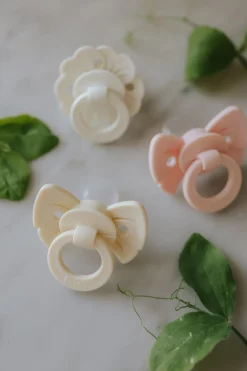 Binky Bloom Napp Vanilla White