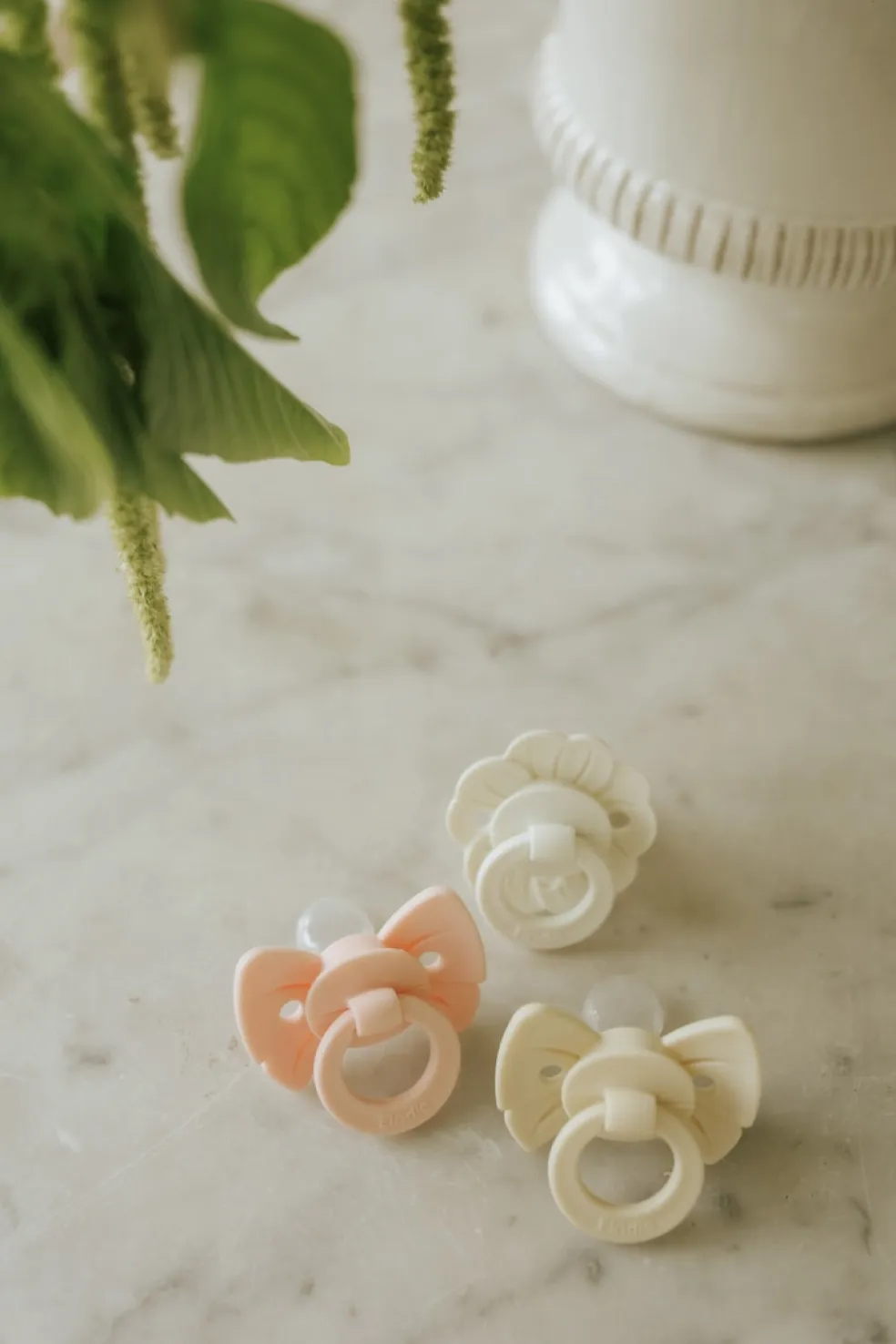Binky Bow Napp Oat White