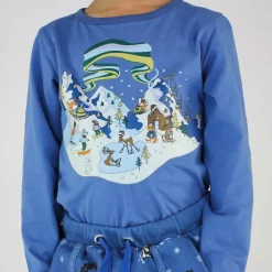 T-shirt i Federal Blue med vinterlandskapsdesign